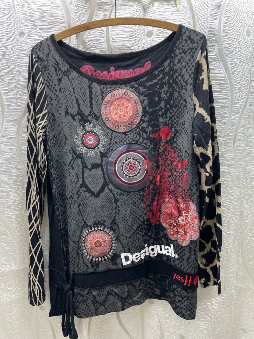 Desigual Long Sleeve Top Womens M Black Gray Mixed Print Boho Sequin Excellent